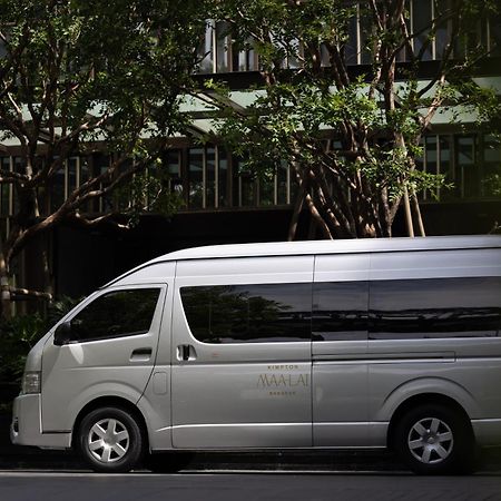 Kimpton Maa-Lai Bangkok By Ihg Hotel Екстериор снимка Toyota HiAce