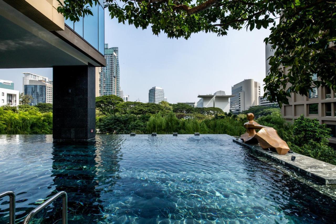 Kimpton Maa-Lai Bangkok By Ihg Hotel Екстериор снимка Infinity pool at the hotel
